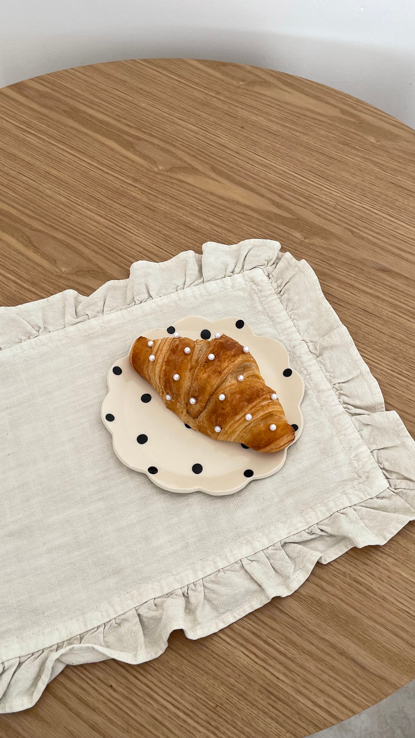 Assiette “Avec Amour” polka dots 🖤