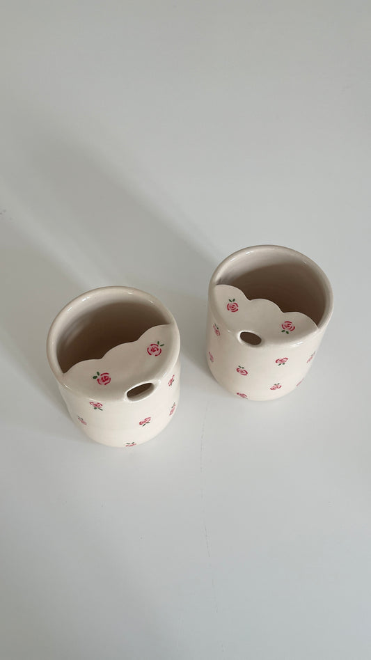 Roses take away cup