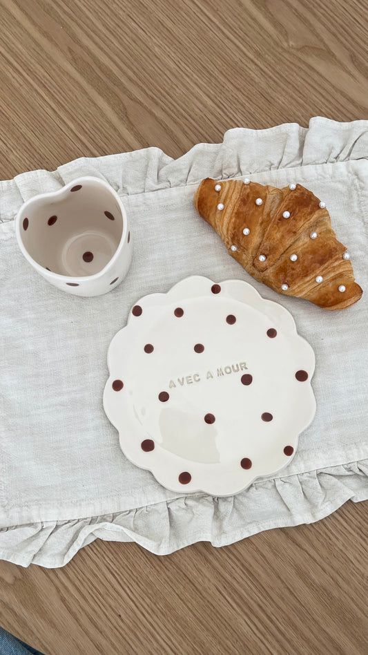 Assiette “Avec Amour” polka dots 🤎
