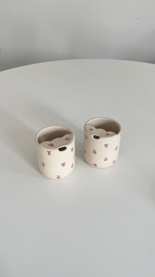 Roses take away cup