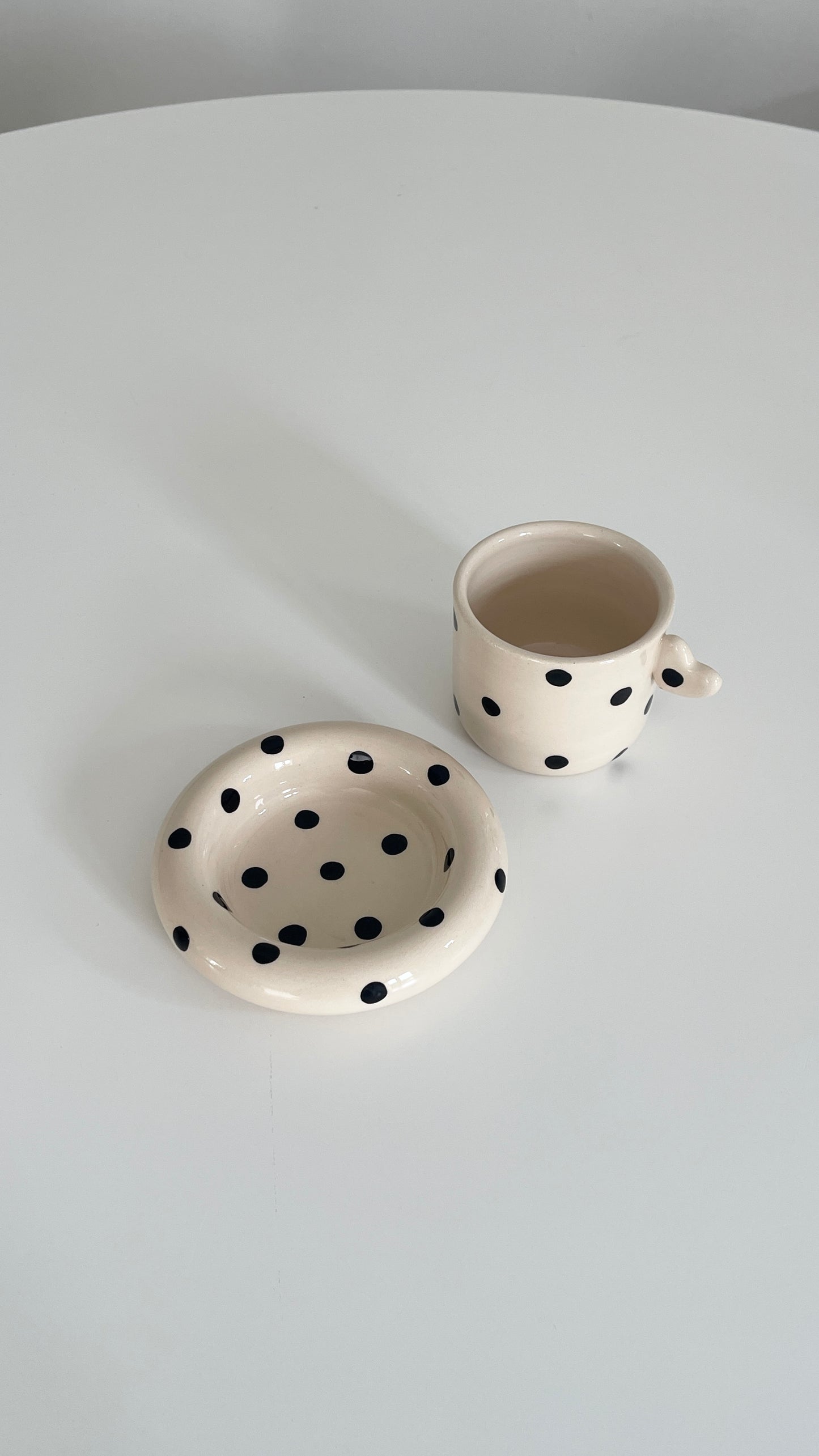 Black dots set